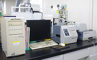 写真2. レーザー回折式粒度分布測定装置