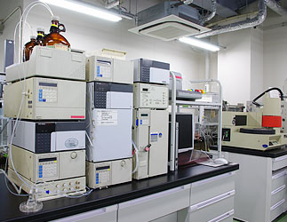 高速液体クロマトグラフ2(HPLC)